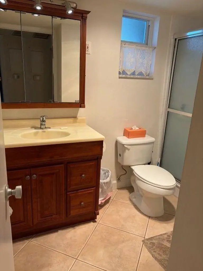 2562 Garden Drive N Lake Worth Beach FL 33461