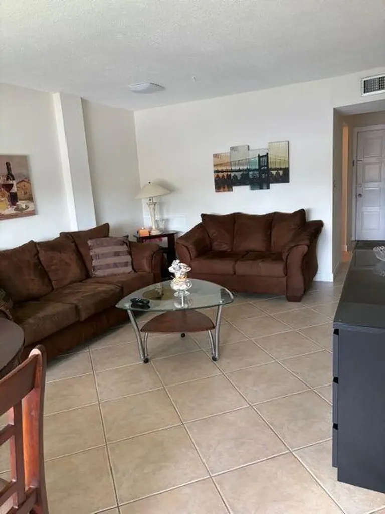 2562 Garden Drive N Lake Worth Beach FL 33461
