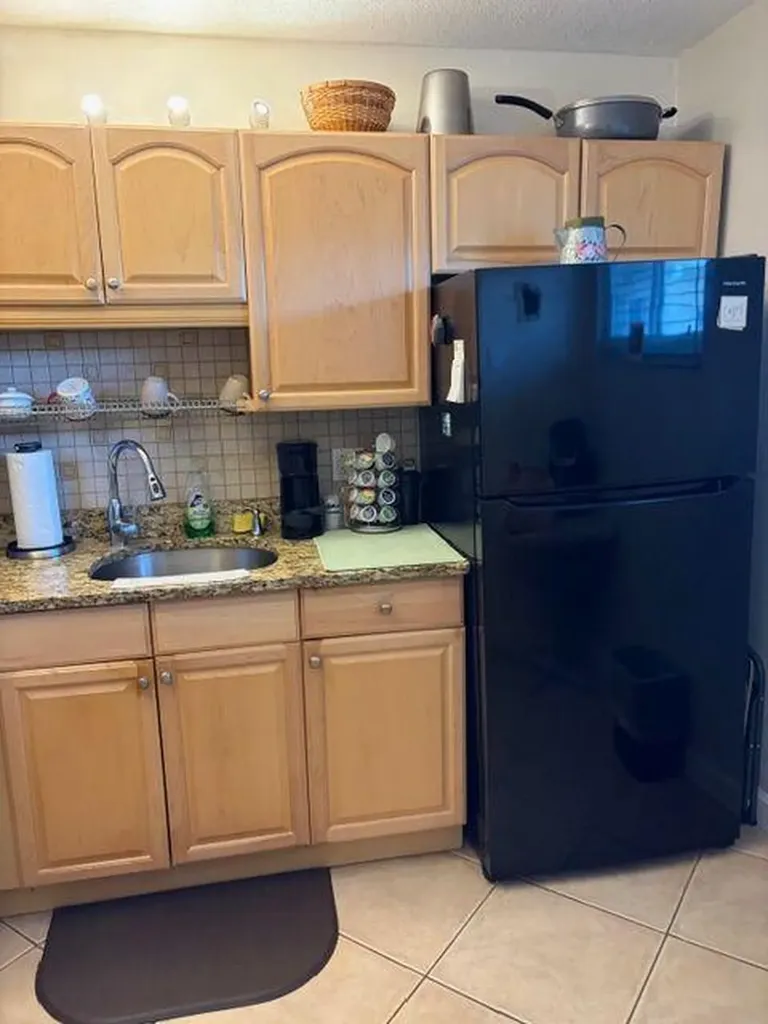 2562 Garden Drive N Lake Worth Beach FL 33461