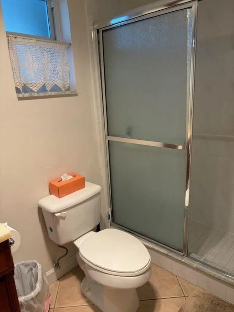 2562 Garden Drive N Lake Worth Beach FL 33461