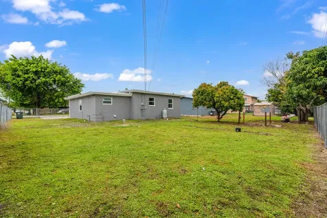217 NW 14th Street Belle Glade FL 33430