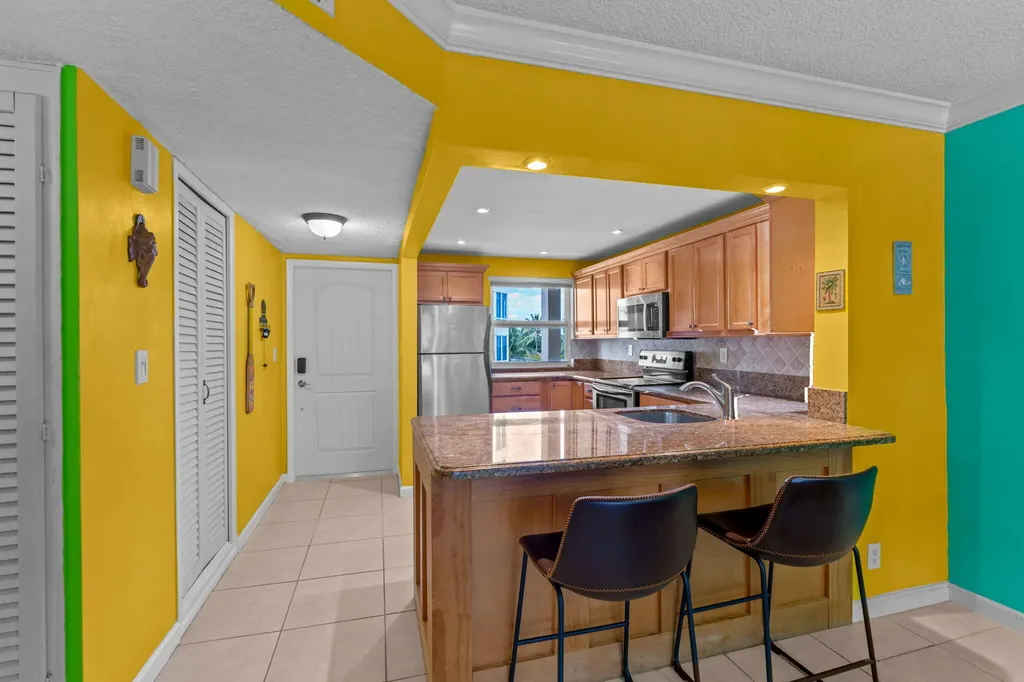 1069 Hillsboro Mile Hillsboro Beach FL 33062