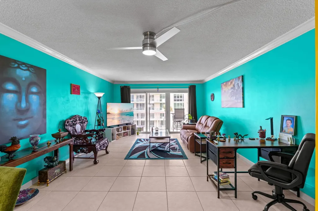 1069 Hillsboro Mile Hillsboro Beach FL 33062