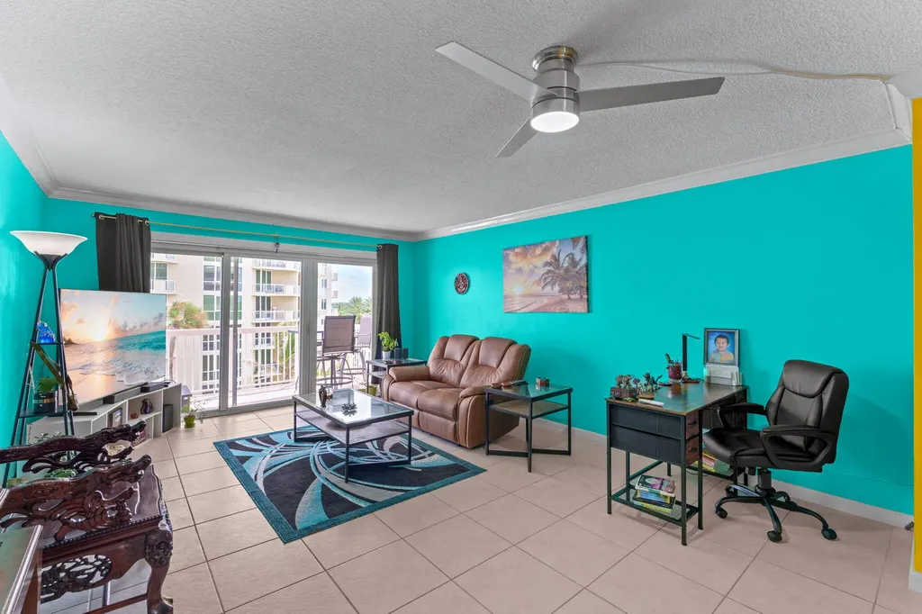 1069 Hillsboro Mile Hillsboro Beach FL 33062