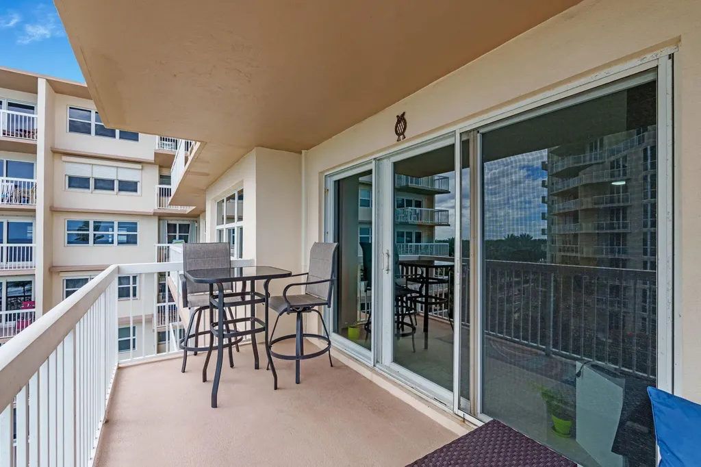 1069 Hillsboro Mile Hillsboro Beach FL 33062