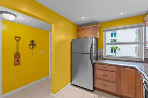 1069 Hillsboro Mile Hillsboro Beach FL 33062