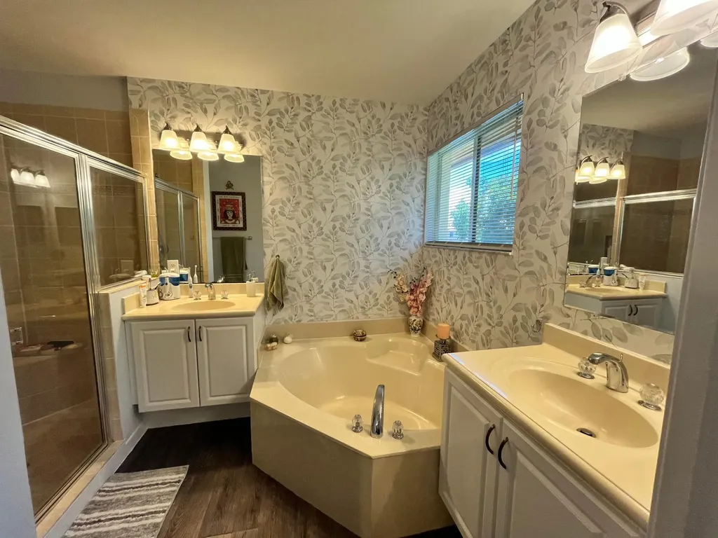 4281 Coventry Pointe Way Lake Worth FL 33461