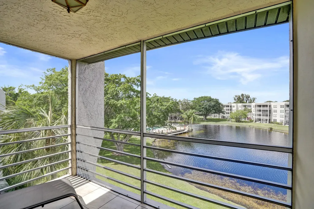 9311 Orange Grove Drive Davie FL 33324