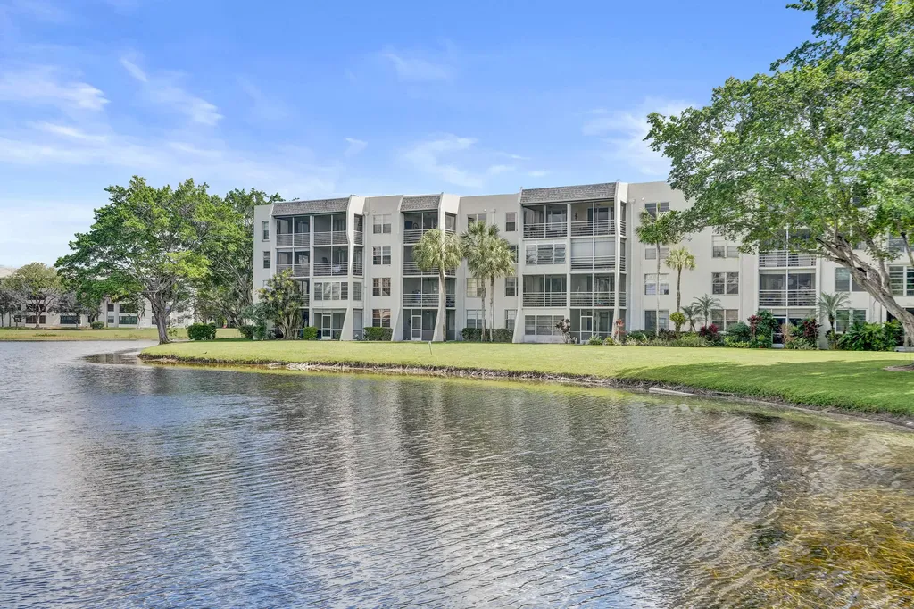 9311 Orange Grove Drive Davie FL 33324