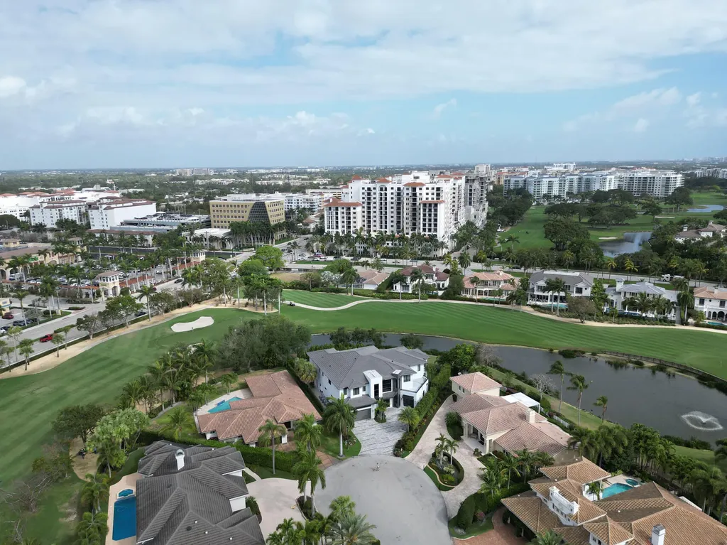 117 Thatch Palm Cove Boca Raton FL 33432