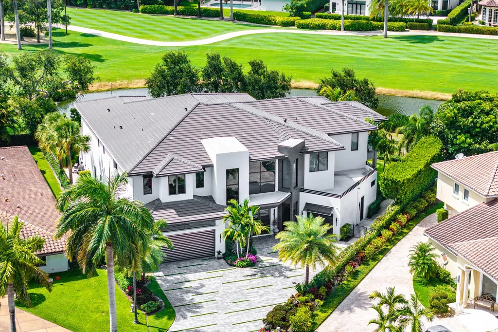 117 Thatch Palm Cove Boca Raton FL 33432