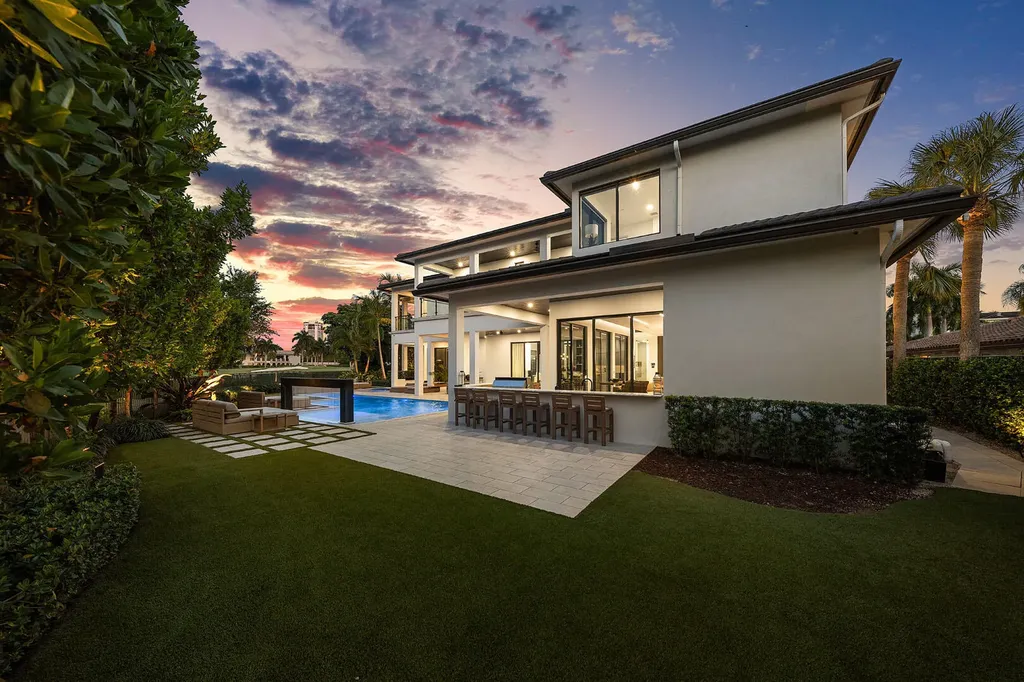117 Thatch Palm Cove Boca Raton FL 33432
