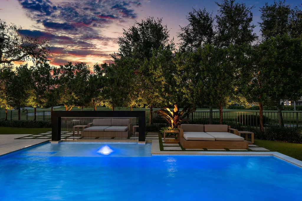 117 Thatch Palm Cove Boca Raton FL 33432
