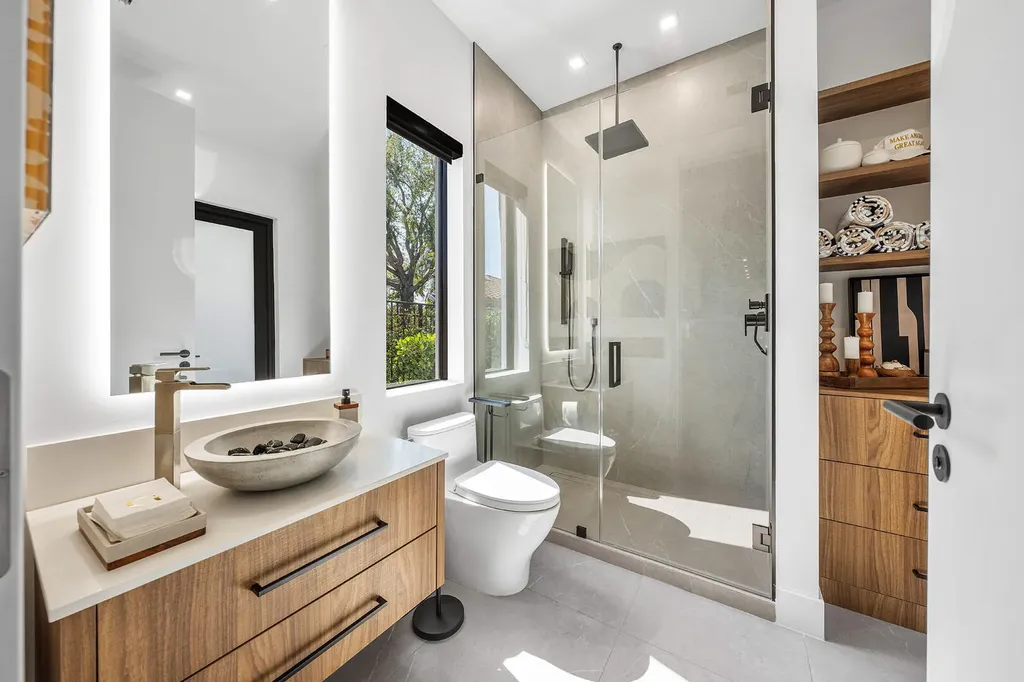 117 Thatch Palm Cove Boca Raton FL 33432