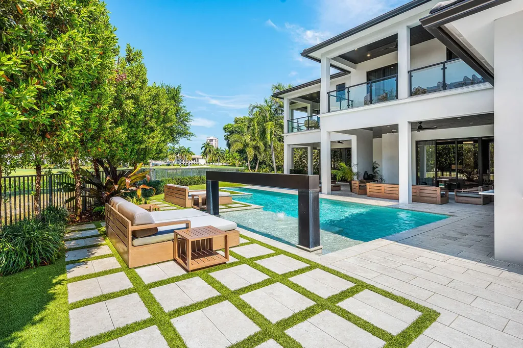 117 Thatch Palm Cove Boca Raton FL 33432