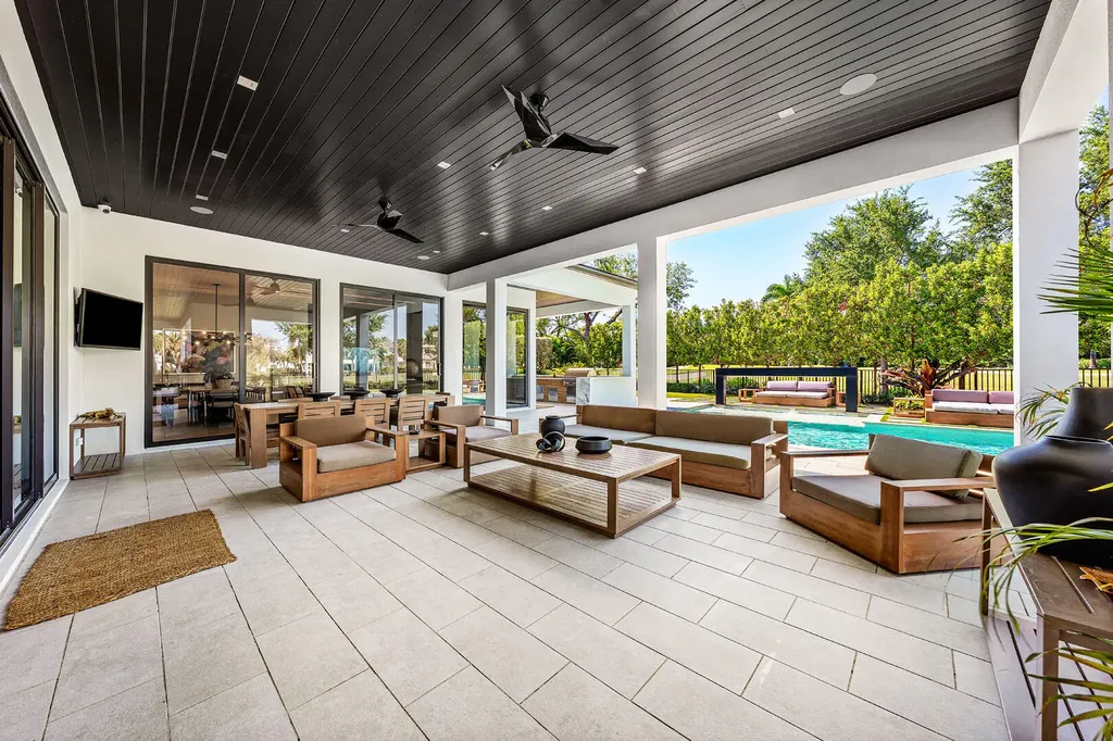 117 Thatch Palm Cove Boca Raton FL 33432