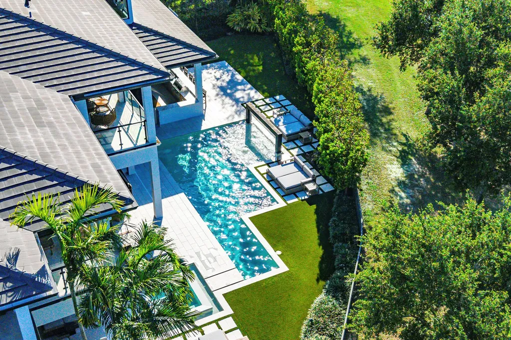 117 Thatch Palm Cove Boca Raton FL 33432
