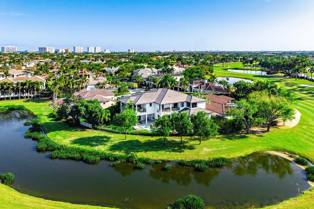 117 Thatch Palm Cove Boca Raton FL 33432
