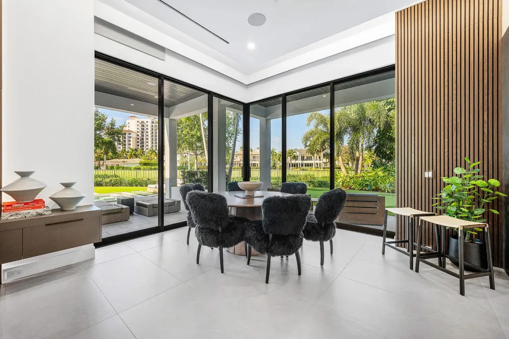 117 Thatch Palm Cove Boca Raton FL 33432