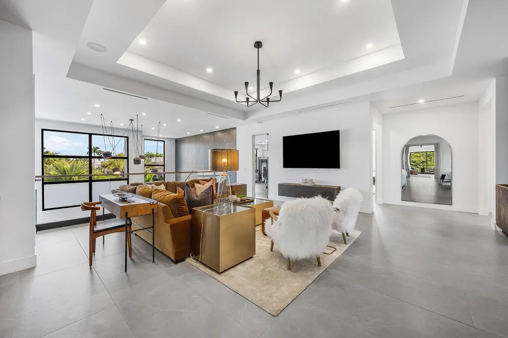 117 Thatch Palm Cove Boca Raton FL 33432