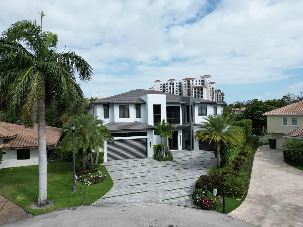 117 Thatch Palm Cove Boca Raton FL 33432