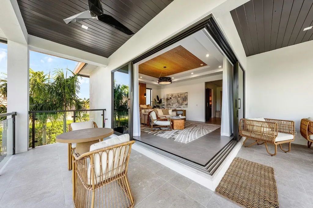 117 Thatch Palm Cove Boca Raton FL 33432