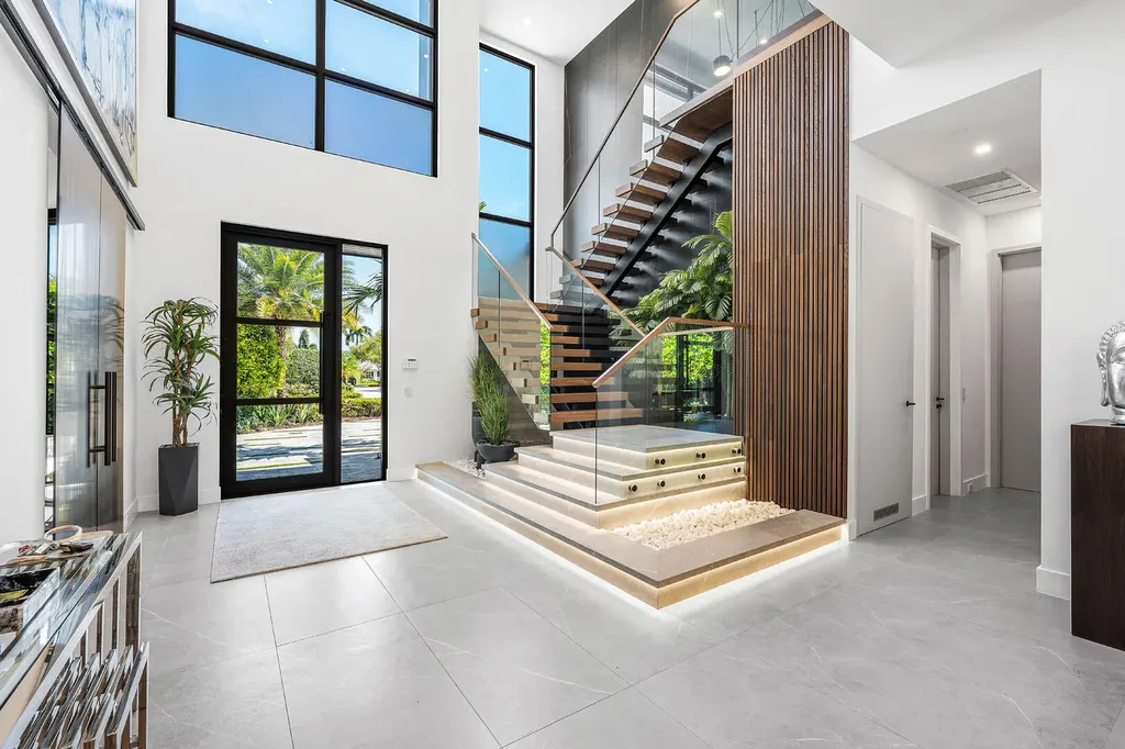 117 Thatch Palm Cove Boca Raton FL 33432