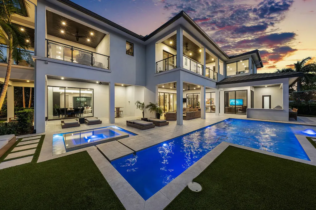 117 Thatch Palm Cove Boca Raton FL 33432