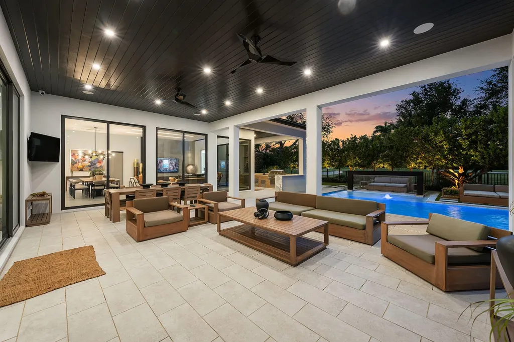 117 Thatch Palm Cove Boca Raton FL 33432
