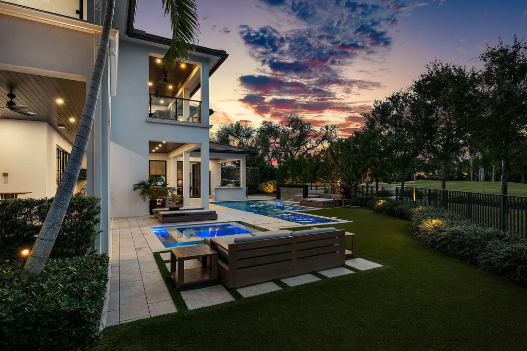 117 Thatch Palm Cove Boca Raton FL 33432