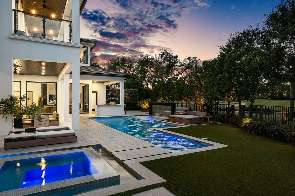 117 Thatch Palm Cove Boca Raton FL 33432