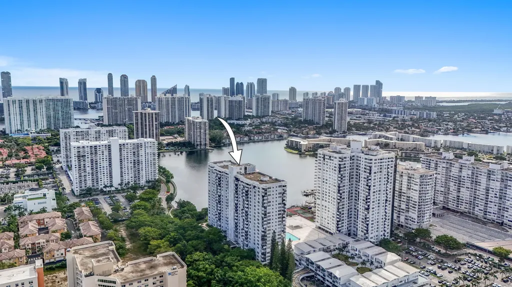 2780 NE 183rd Street Aventura FL 33160