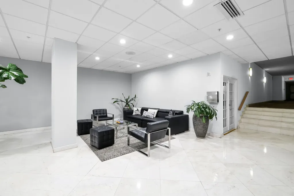 2780 NE 183rd Street Aventura FL 33160