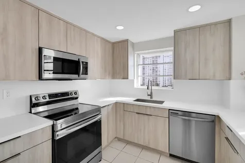 2780 NE 183rd Street Aventura FL 33160
