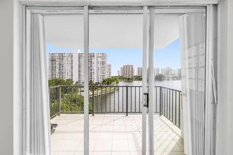 2780 NE 183rd Street Aventura FL 33160