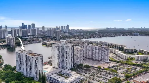 2780 NE 183rd Street Aventura FL 33160