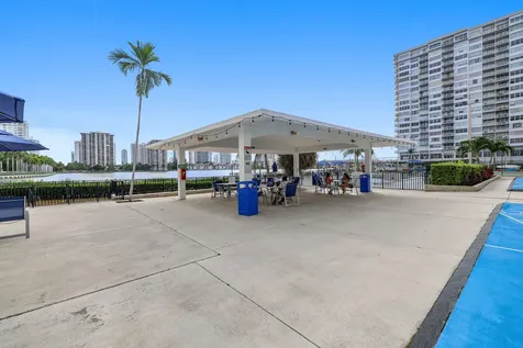 2780 NE 183rd Street Aventura FL 33160