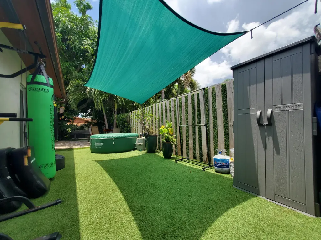 558 SE 27th Terrace Boynton Beach FL 33435