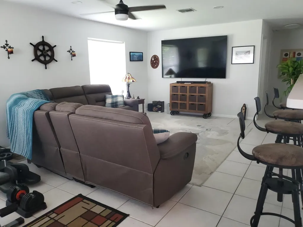558 SE 27th Terrace Boynton Beach FL 33435