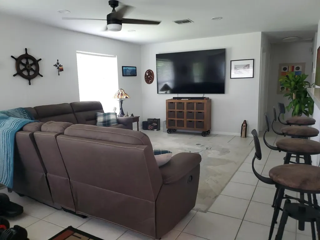 558 SE 27th Terrace Boynton Beach FL 33435