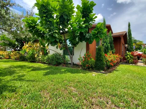 558 SE 27th Terrace Boynton Beach FL 33435