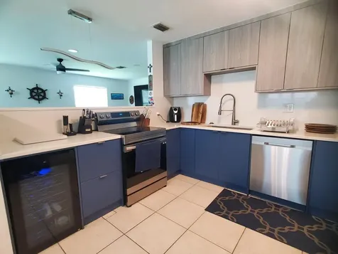 558 SE 27th Terrace Boynton Beach FL 33435