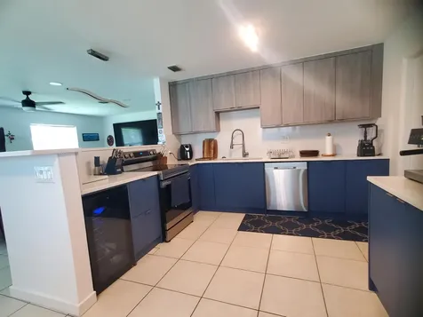 558 SE 27th Terrace Boynton Beach FL 33435