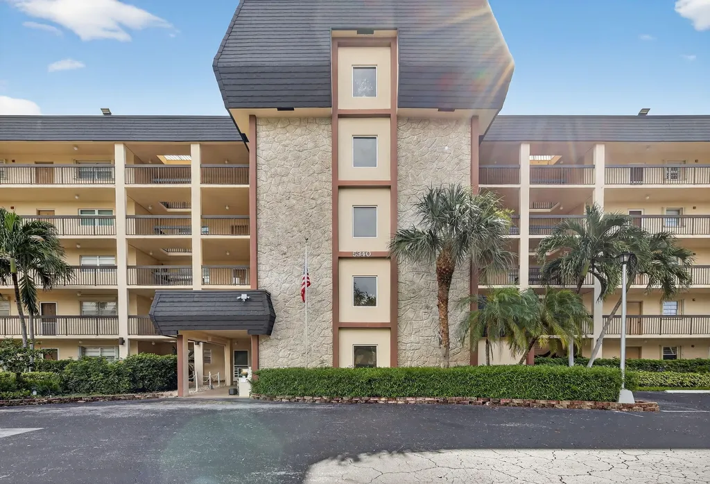 5340 NW 2nd Avenue Boca Raton FL 33487