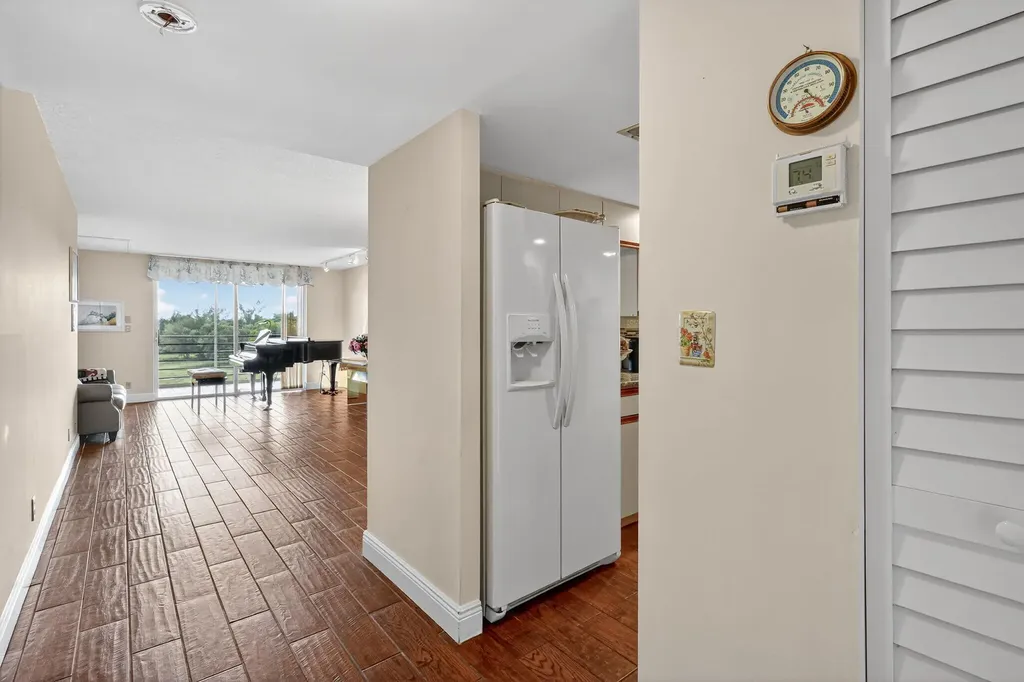 5340 NW 2nd Avenue Boca Raton FL 33487