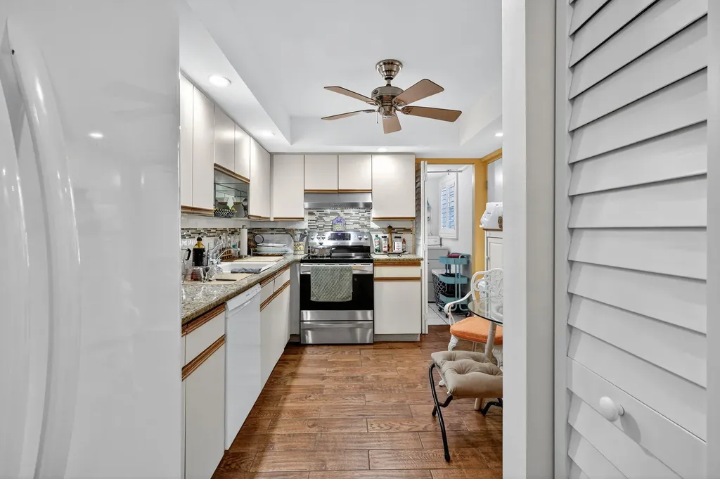 5340 NW 2nd Avenue Boca Raton FL 33487