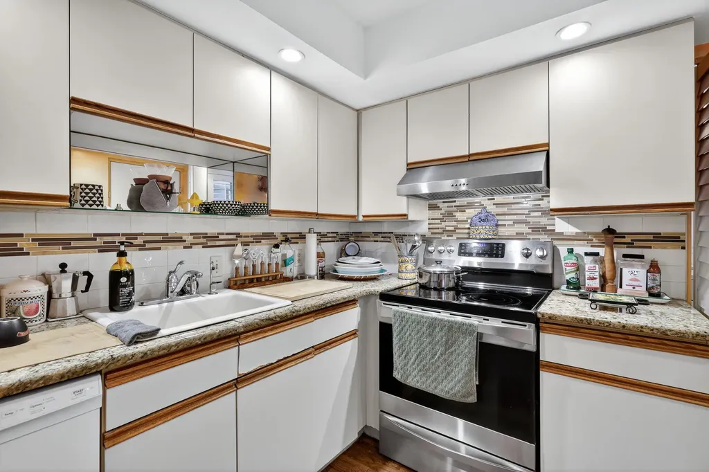 5340 NW 2nd Avenue Boca Raton FL 33487