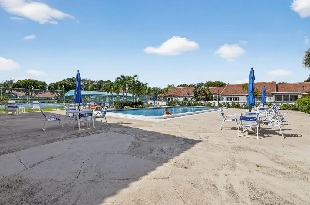 5340 NW 2nd Avenue Boca Raton FL 33487