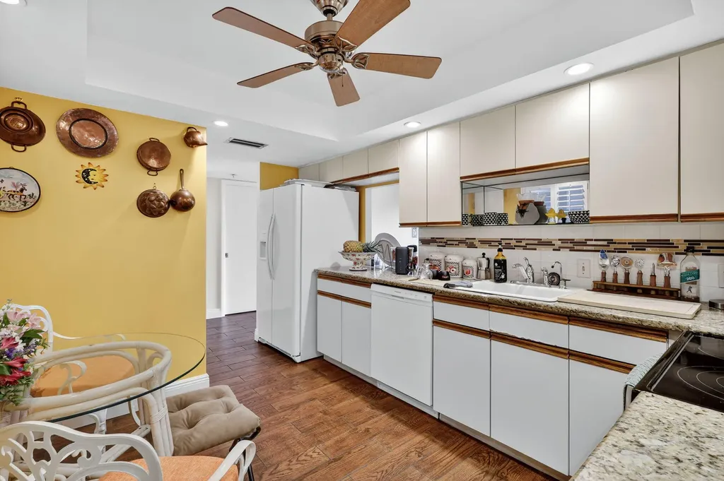 5340 NW 2nd Avenue Boca Raton FL 33487