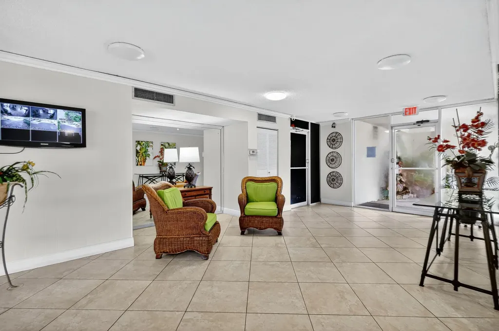 5340 NW 2nd Avenue Boca Raton FL 33487